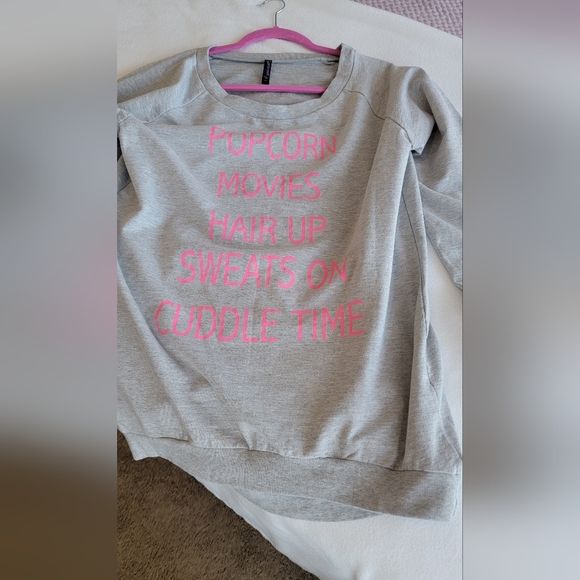 sweater - Picture 1 of 6